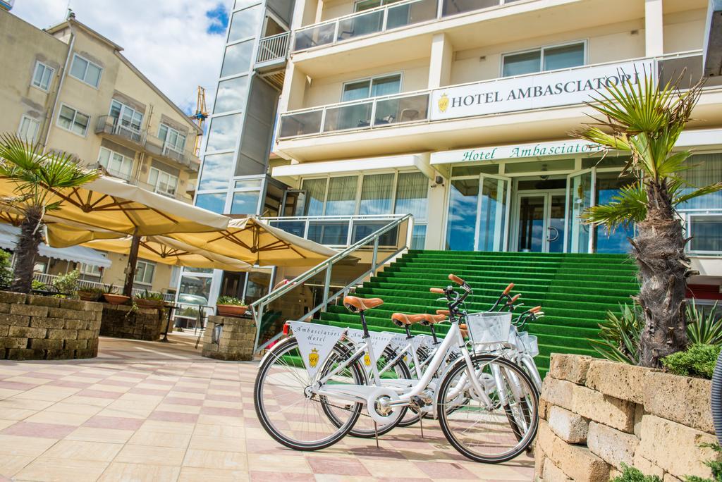 Hotel Ambasciatori Sottomarina Exterior foto